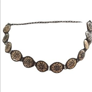 Adjustable belt with bone detail 38 long